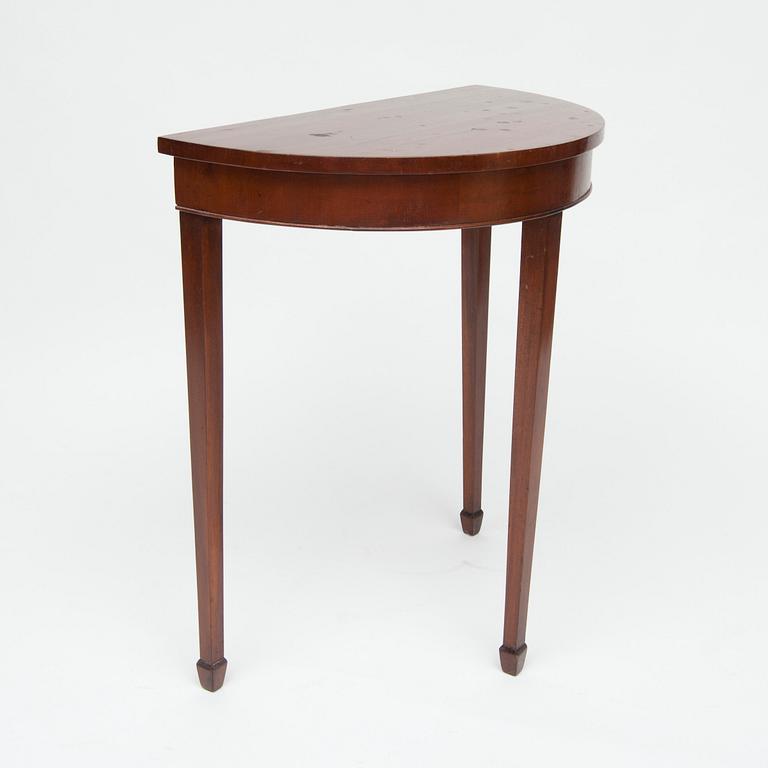 BORD, gustaviansk stil, 1900-talets början.