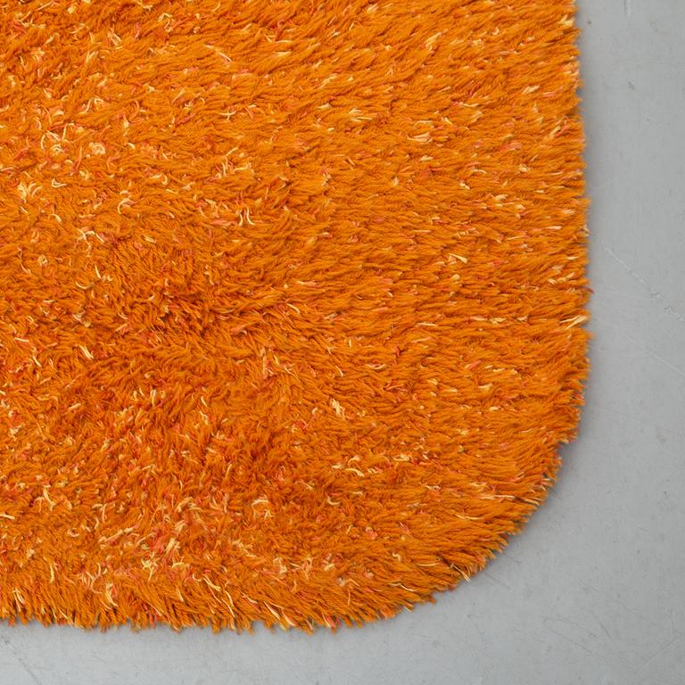 GUNILLA LAGERHEM ULLBERG, A CARPET, "Moss 17", ca 267 x 265 cm with rounded corners, Kasthall.