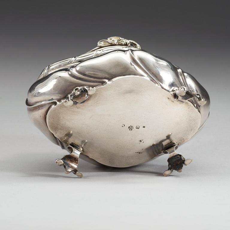 SOCKERSKRIN, silver, av Carl Petter Tellander, Jönköping 1761. Rokoko. vikt ca 306 gram.
