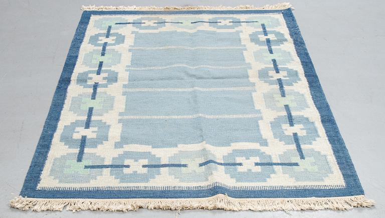 A carpet, flat weave, ca 197 x 147,5 cm, second half of the 20th century.