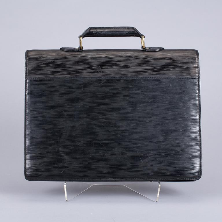 PORTFÖLJ, "Serviette conseiller ambassadeure Epi", Louis Vuitton.