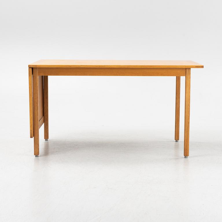 Bertil Fridhagen, an oak dining table, Bodafors.