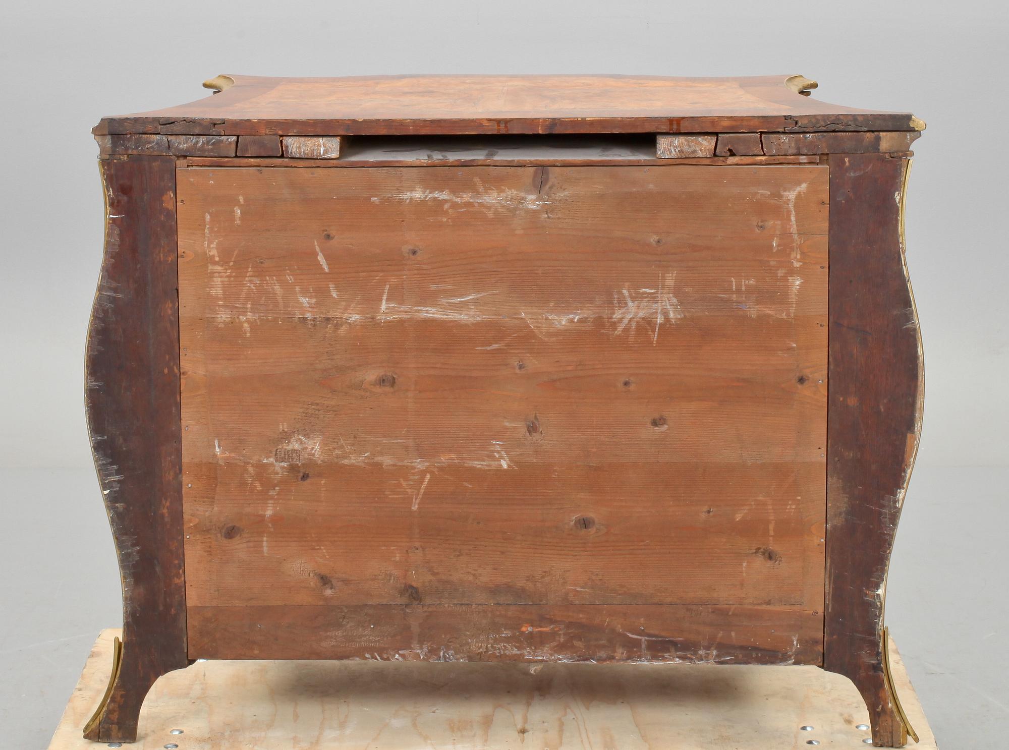 BYRÅ. Rokoko, Danmark 1700-talets mitt.