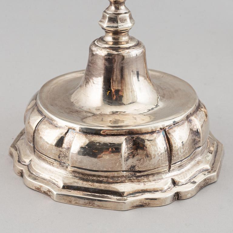 Ljusstakar, ett par, silver, sannolikt Spanien 1700-tal.