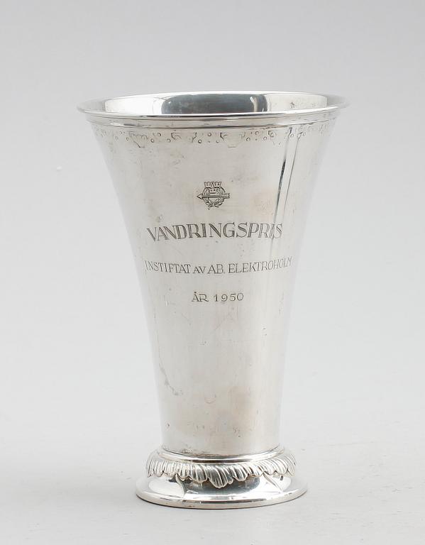 BÄGARE, silver, CG Hallberg, Stockholm 1950. Vikt ca 305 gram.