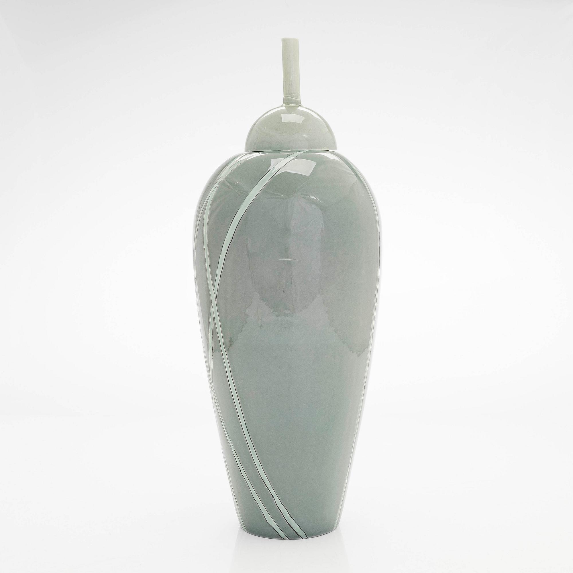 Inkeri Leivo, urna med lock, "Aino", keramik signerad Inkeri Leivo Arabia.