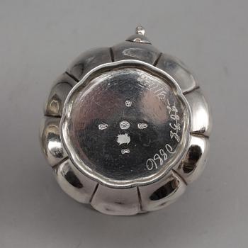 PARTI SILVER, 3 delar, bland annat CG Hallberg, Stockholm, 1895. Vikt ca 250 gram.
