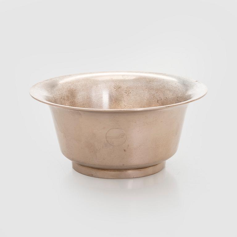 Tapio Wirkkala, A 3-piece serving ware "Cumulus" made to order for Finnair, Kultakeskus (Hopeakeskus). Designed in 1968.