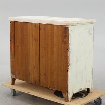 A chest of drawers, early 20th Century.