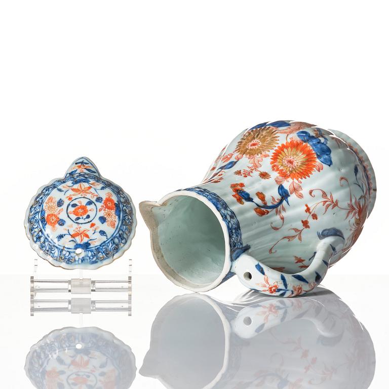 An imari ewer with cover, Qing dynasty, Kangxi (1662-1722).