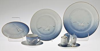 MAT- SAMT KAFFESERVISDELAR, 41 delar, porslin, "Måsen", Bing & Gröndahl.