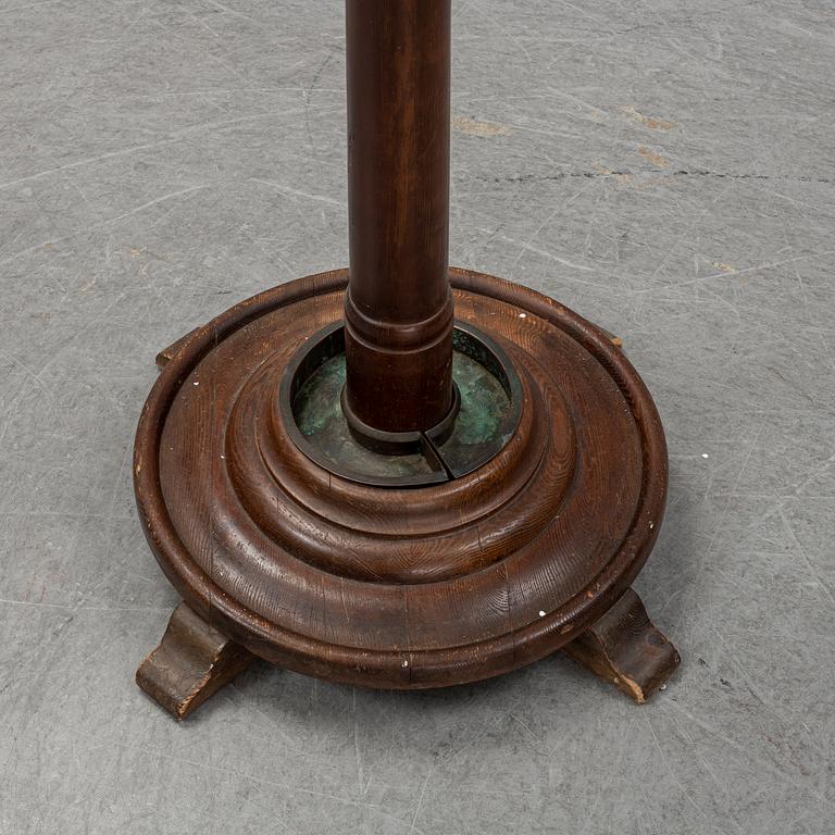 A stained pine clothes hanger, first half of the 20th century.