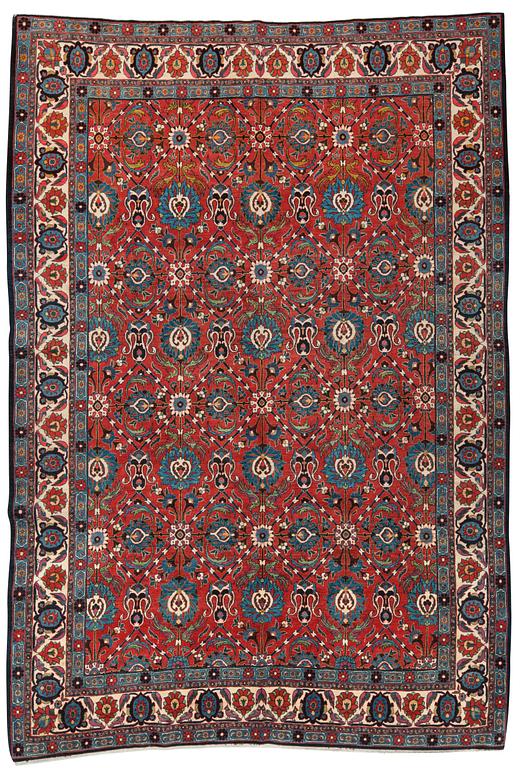A CARPET. A semi-antique Veramin probobly. 303-311 x 208,5 cm.