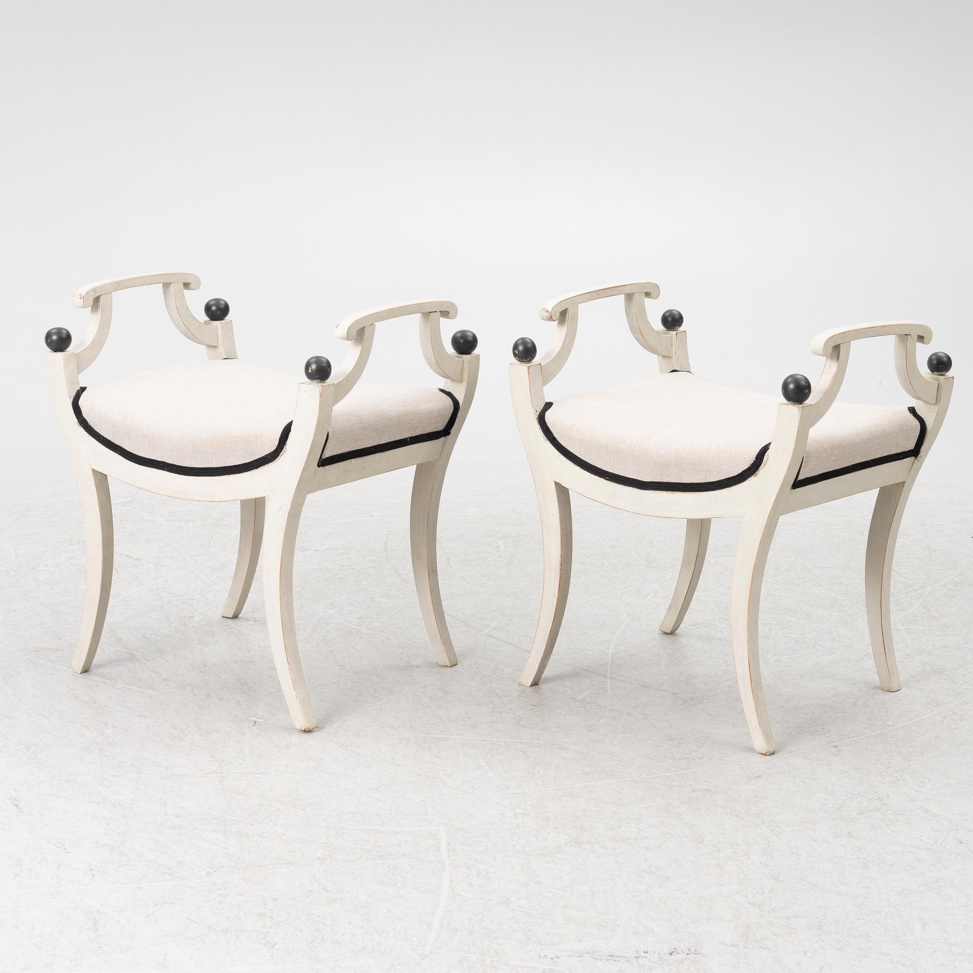 Taburetter, ett par , 1800-tal.