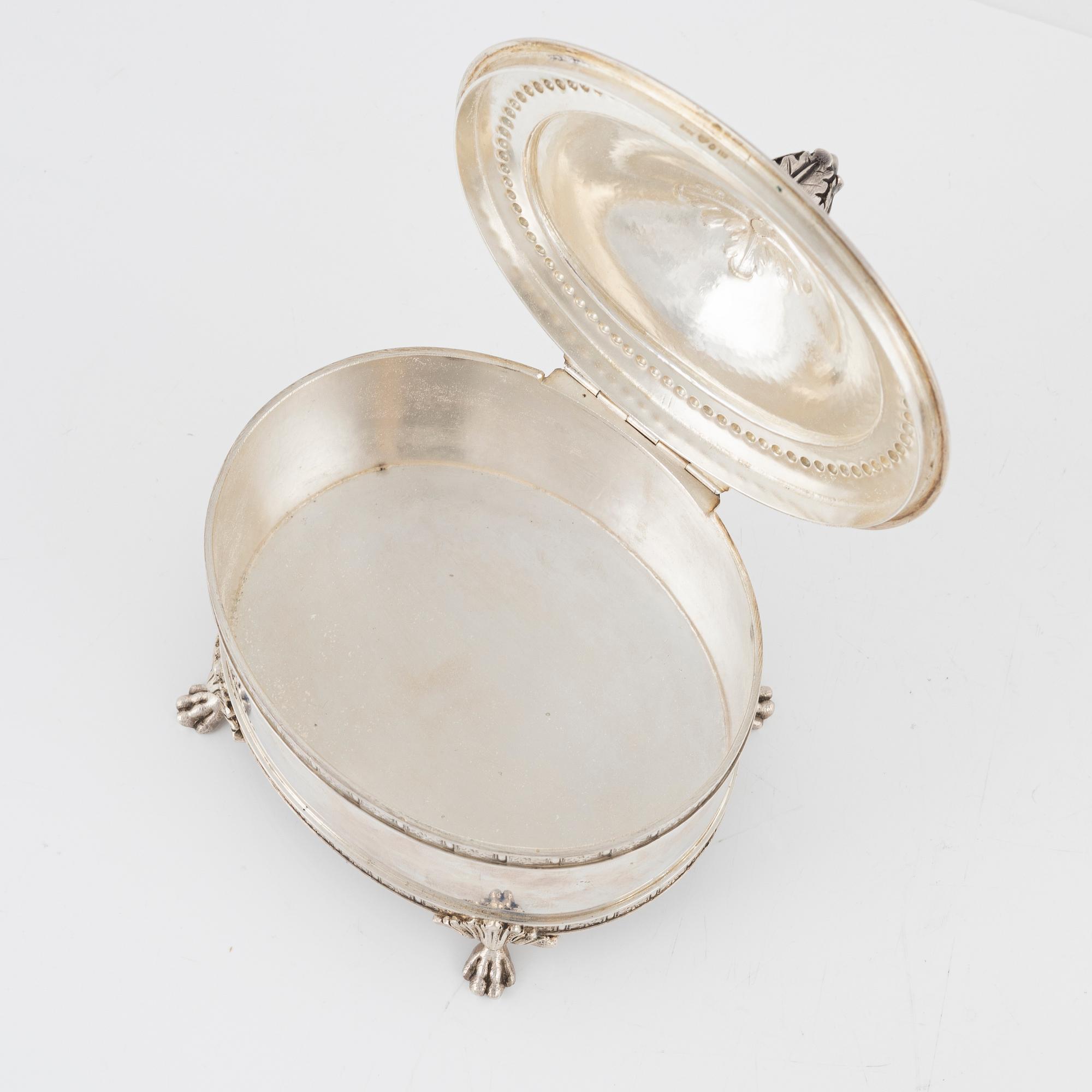 Jacob Engelberth Torsk, a Gustavian style silver creamer and sugar caddy, Stockholm, 1899.