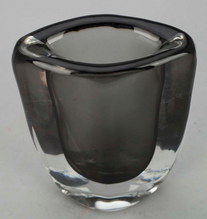 VAS, glas. sign. Orrefors N, 3538/428.