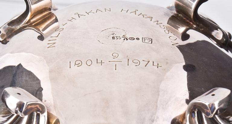 KANNA, silver, rokokostil, importstämplar, 1900-tal. Vikt ca 360 gram.