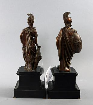 SKULPTURER, ett par. Antikiserande, 1900-tal.