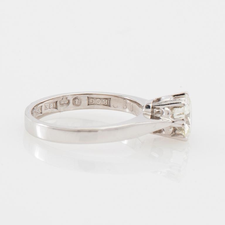 Solitaire ring in 18K white gold with a round brilliant-cut diamond, Bo Cedstam Stockholm 1971.
