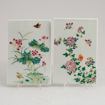 PORSLINSPLATTOR, 1 par, Kina, 1900-tal.