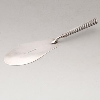 TÅRTSPADE, silver, Barkander & Söhrling, Linköping 1846. Vikt ca 81 g.