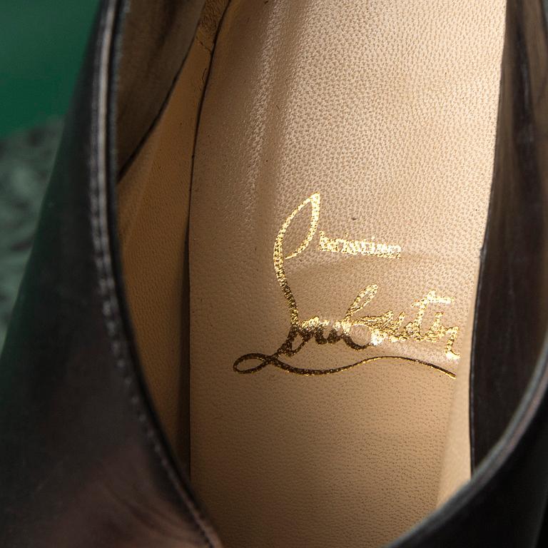 A pair of shoes by CHRISTIAN LOUBOUTIN, in size 37.