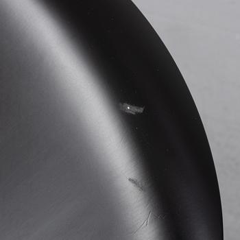 Arne Jacobsen, stolar 12 st, "Sjuan", Fritz Hansen, daterade 2003.