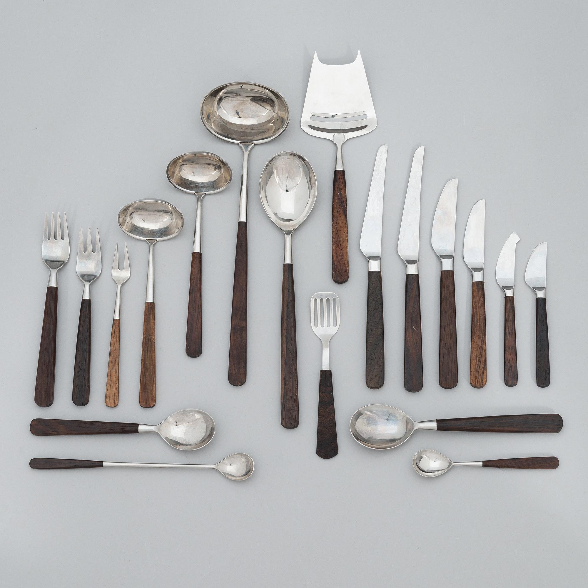 Bertel Gardberg, A 124-piece set of 'Lion de Luxe' cutlery