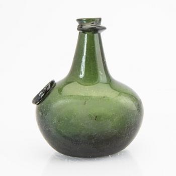 Jöran Pilgren, flaska Skånska Glasbruket tidigt 1700-tal.