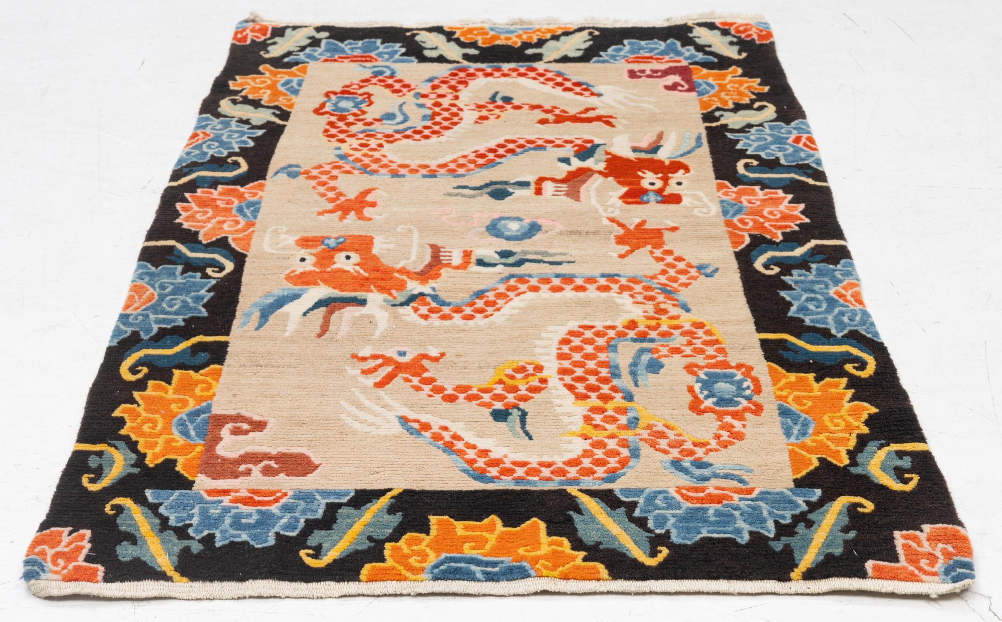 An antique rug, Tibet, circa 1900, approx. 157 x 83 cm.