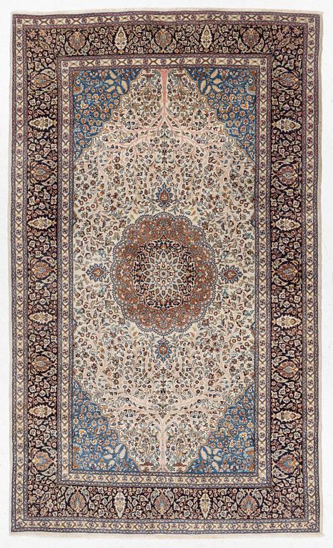 A oriental rug, c. 260 x 155 cm.