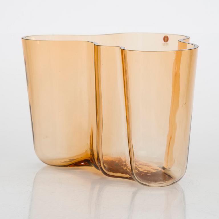 Alvar Aalto, vas, glas, "3030", 60-års jubileumsvas, signerad Alvar Aalto Iittala 1936-1996.