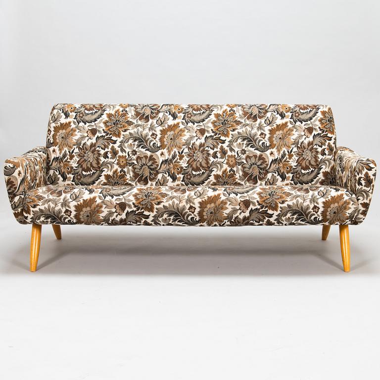 Kurt Hvitsjö, a mid-20th century sofa for Isku.