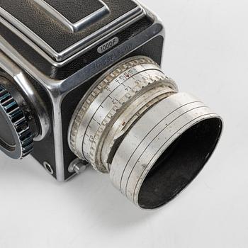 Kamera, Hasselblad 1000 F med objektiv Tessar 1:2,8, Carl Zeiss och stativ.