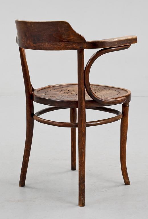 KARMSTOL, märkt THONET. 1900-talets första hälft.