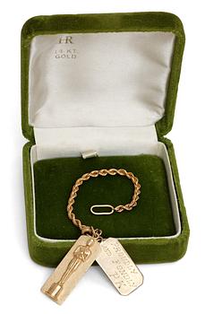 PENDANT. 14 carat gold.