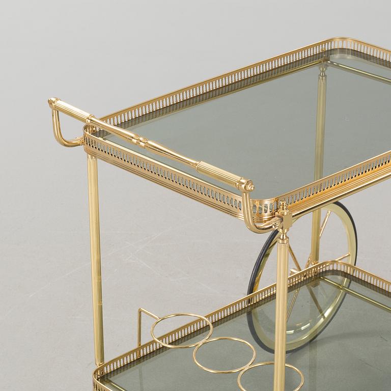 A tea trolley, second half of the 20th century.