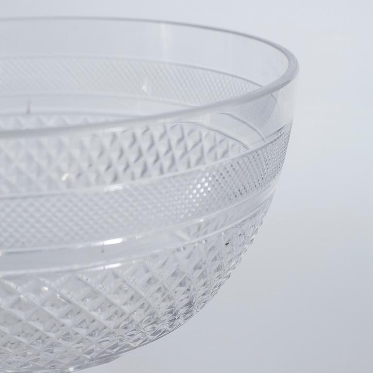 Four glass bowls on foot, "Kent", by Elis Bergh for Kosta, second half of the 20th century.