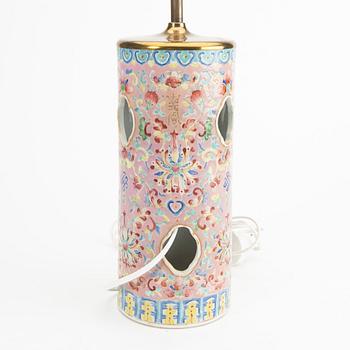 A Chinese porcelain table lamp 19th/20th century.