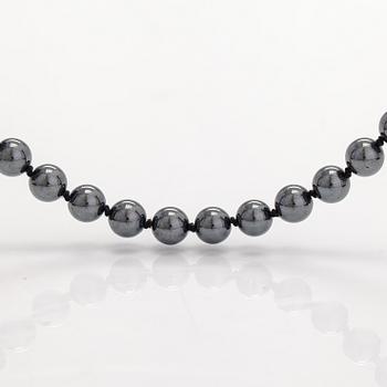 Ole Lynggaard, Three pearl collier without lock, hematite, rock crystal and goldstone. Denmark.