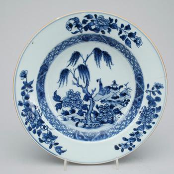 TALLRIKAR, 4 st, porslin, Kina, Qianlong (1736-35).