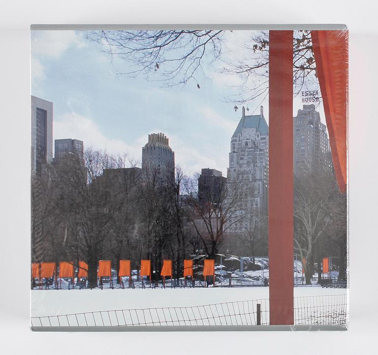 CHRISTO & JEANNE-CLAUDE, "The Gates", Central Park, New York City 1979-2005, boken från 2005.