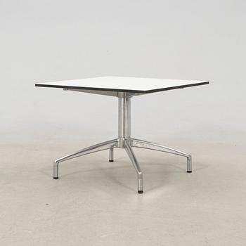 Akaba Table.