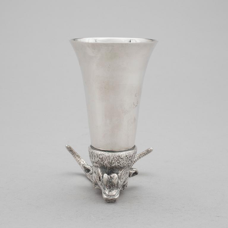 JAKTBÄGARE, Nysilver, 1900-talets andra hälft.