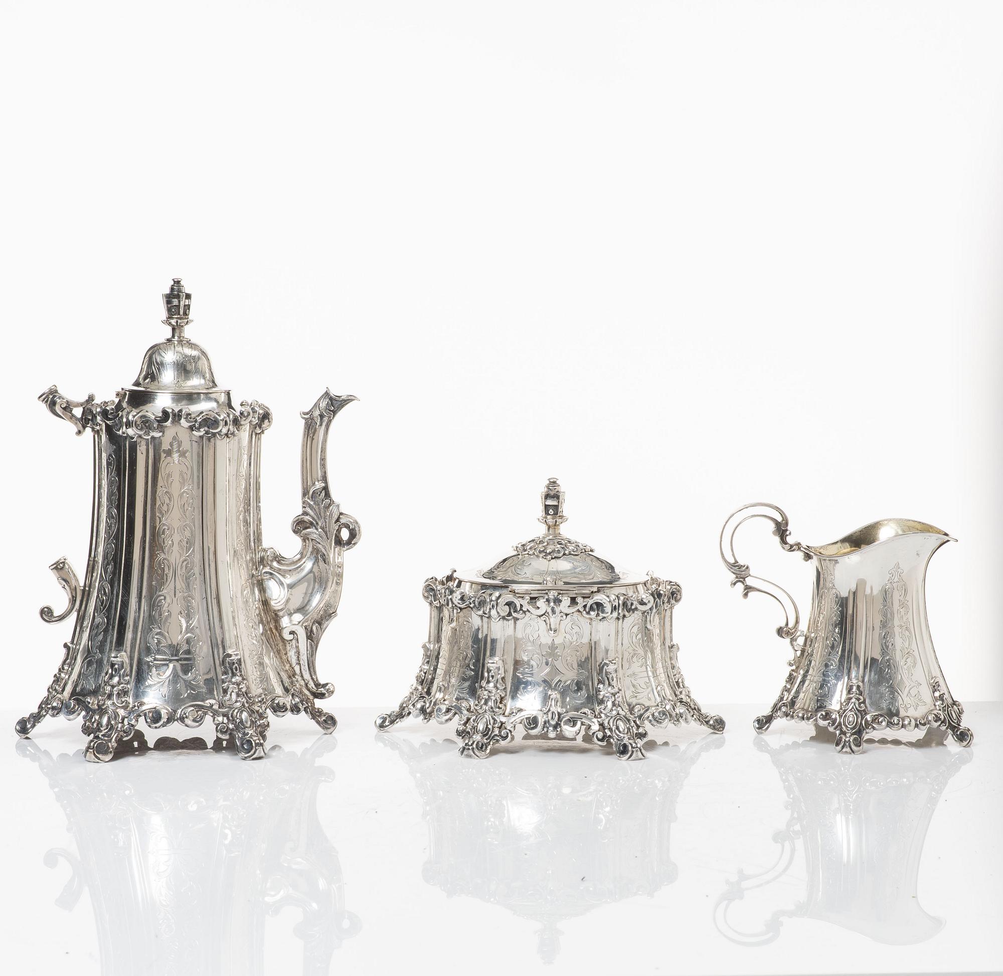 A three-piece silver coffee service, Gustaf Mölleborg, Stockholm, 1903.