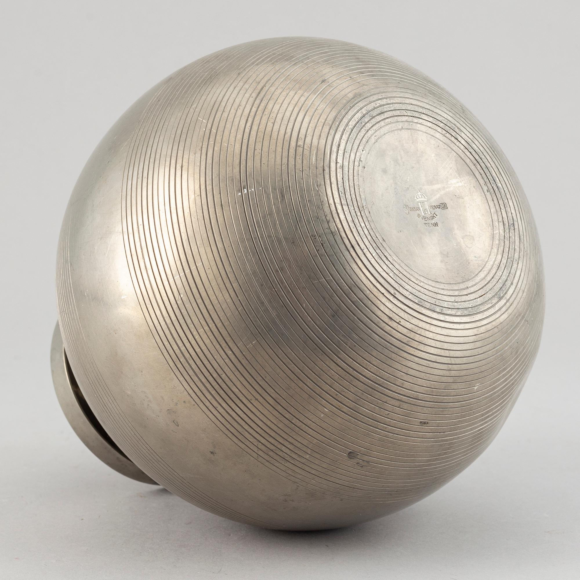 Sylvia Stave, a pewter vase, for CG Hallberg, Stockholm 1932.
