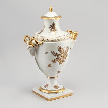 LOCKURNA, porslin, Fürstenberg, 1900-tal.