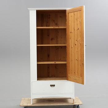 KLÄDSKÅP, 1900-talets början.