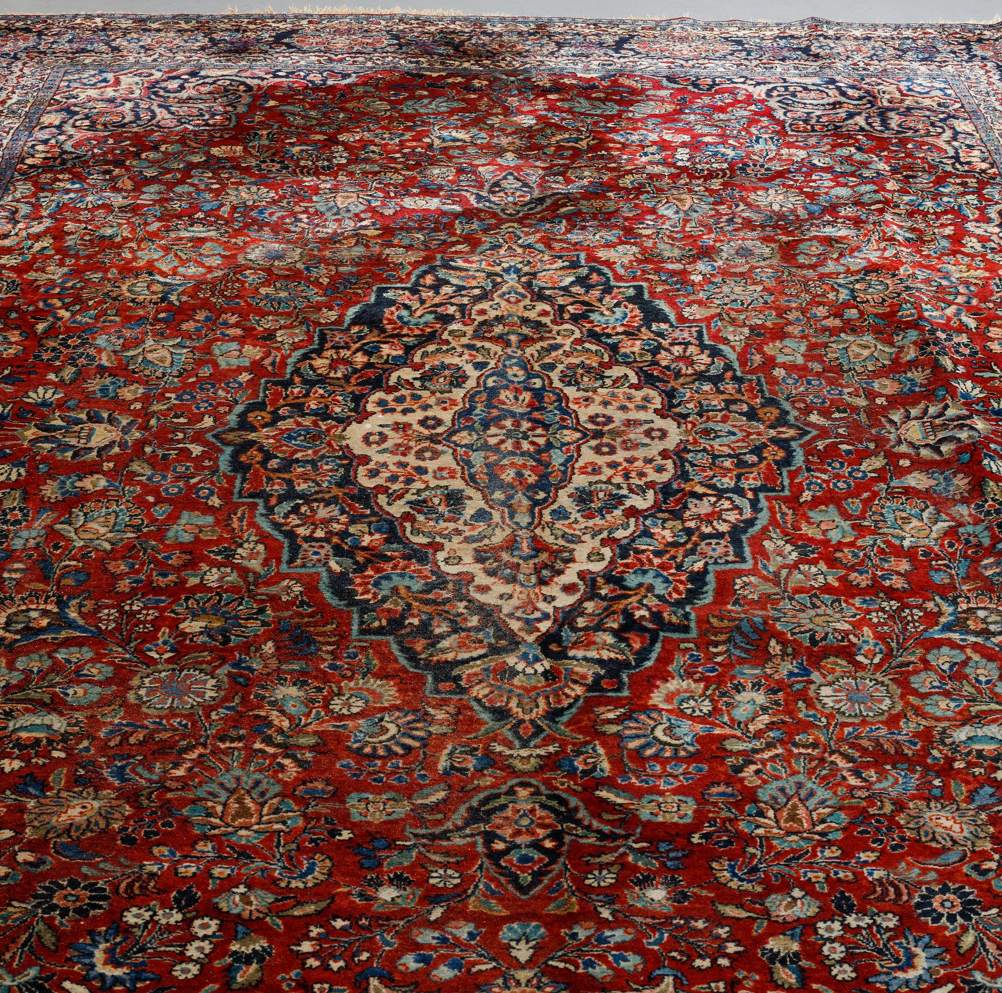 A carpet, oriental, ca 415 x 287 cm.