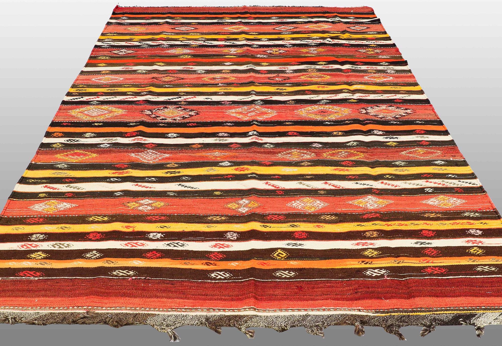 A CARPET, Anatolian, Kilim, ca 340 x 220 cm.